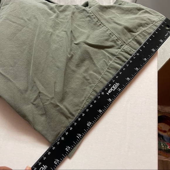 Woolrich Mens Shorts Green Garter Waist size 34 Cotton Short inseam - Picture 7 of 9